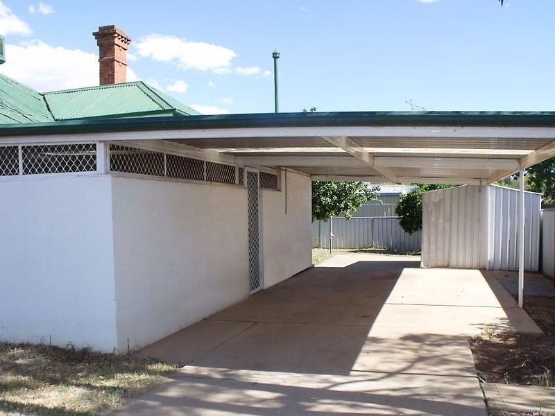56 Darling Avenue, Cowra NSW 2794
