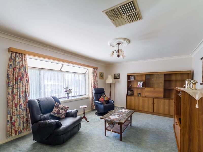 30 Dawson Drive, Cowra NSW 2794