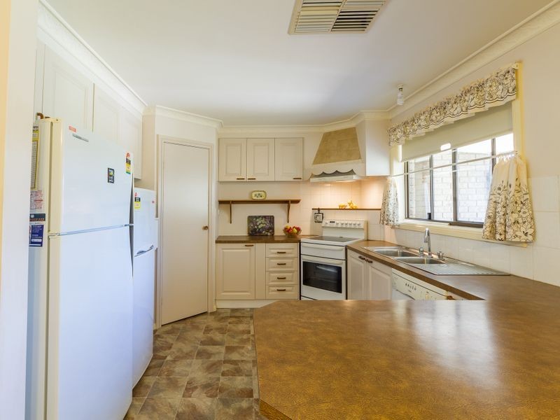 30 Dawson Drive, Cowra NSW 2794