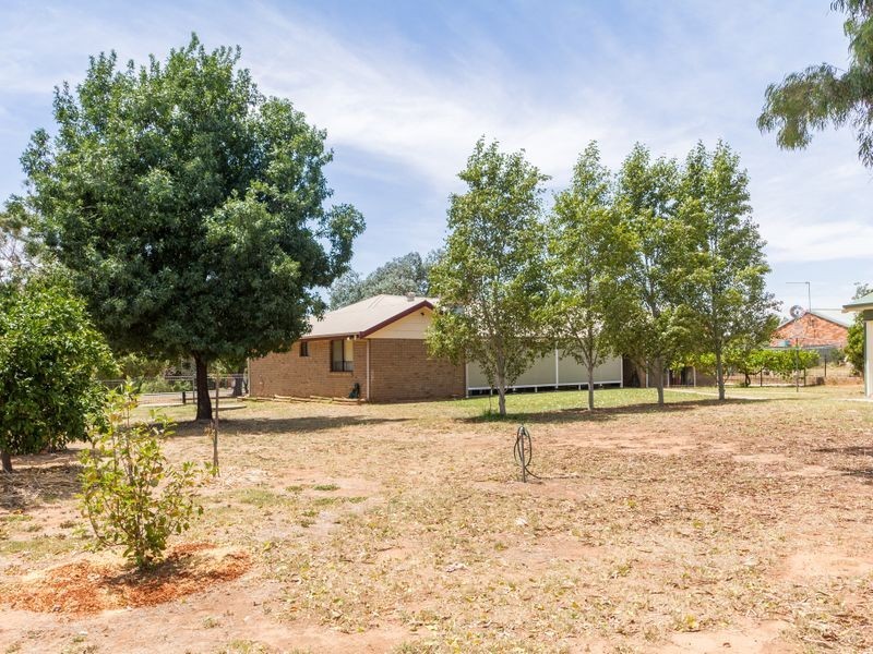 30 Dawson Drive, Cowra NSW 2794