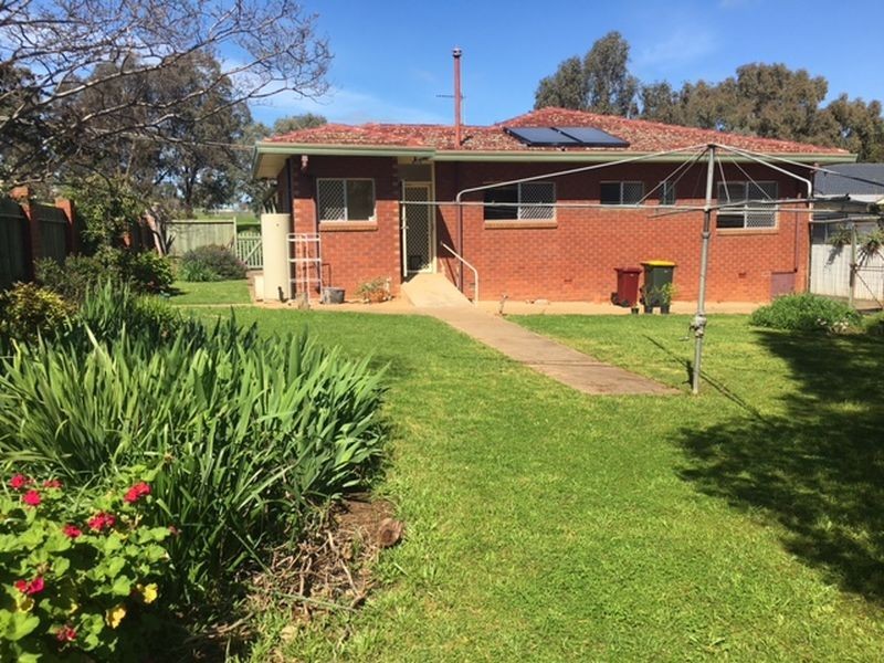 18 Pitt Street, Cowra NSW 2794