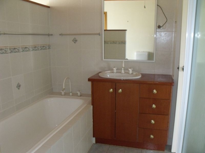 Chardonnay Lane, Cowra NSW 2794