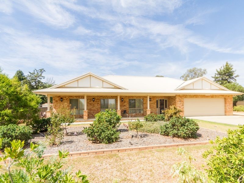 8 Graham Street (Noonbinna), Cowra NSW 2794