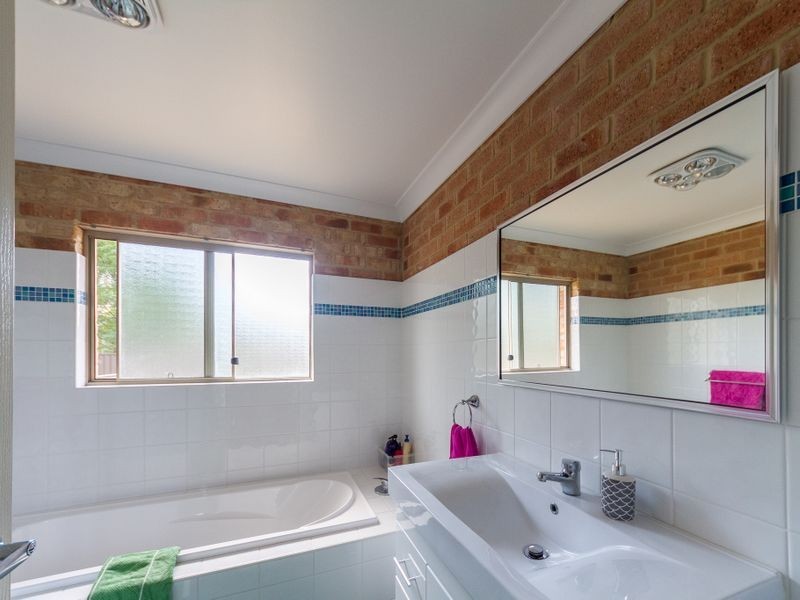 8 Graham Street (Noonbinna), Cowra NSW 2794