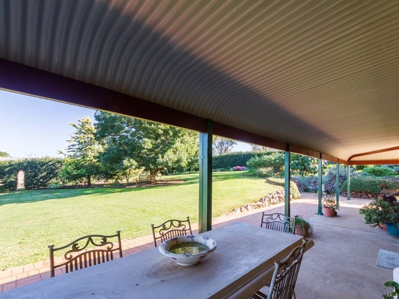 2290 George Russell Drive, Canowindra NSW 2804