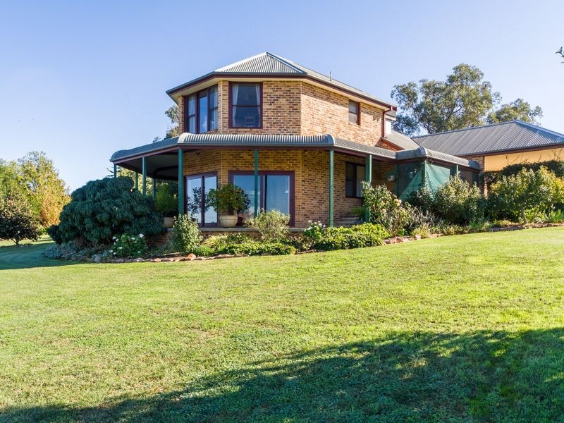 2290 George Russell Drive, Canowindra NSW 2804