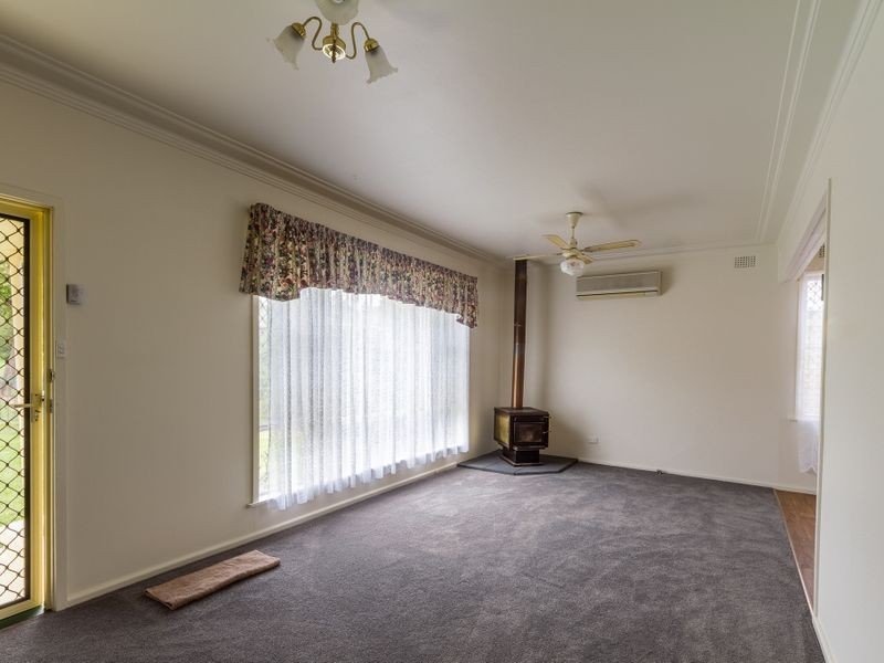 6 Kibbler Street, Cowra NSW 2794