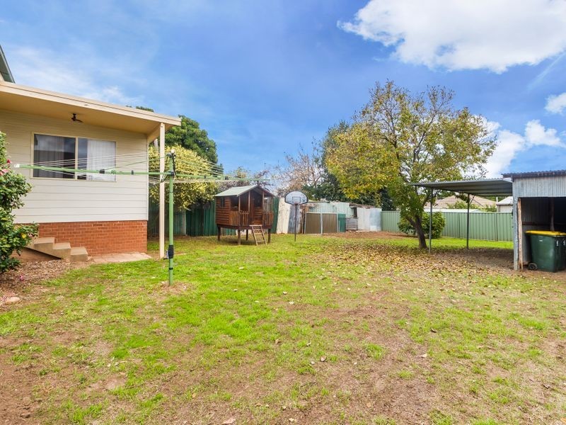 6 Kibbler Street, Cowra NSW 2794