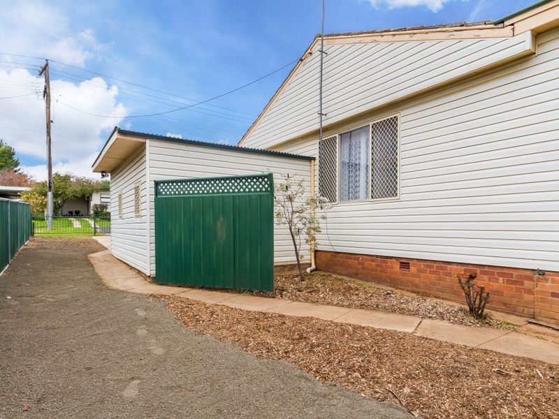 6 Kibbler Street, Cowra NSW 2794