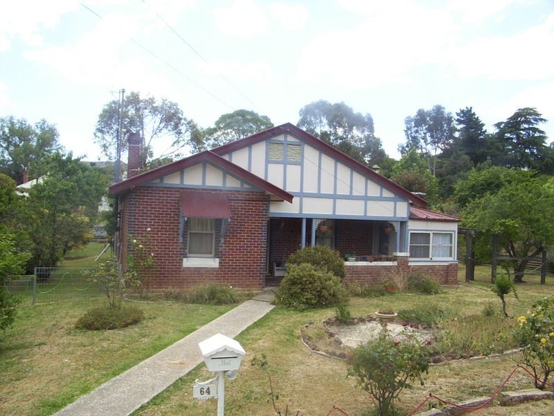64 Macquarie Street, Cowra NSW 2794