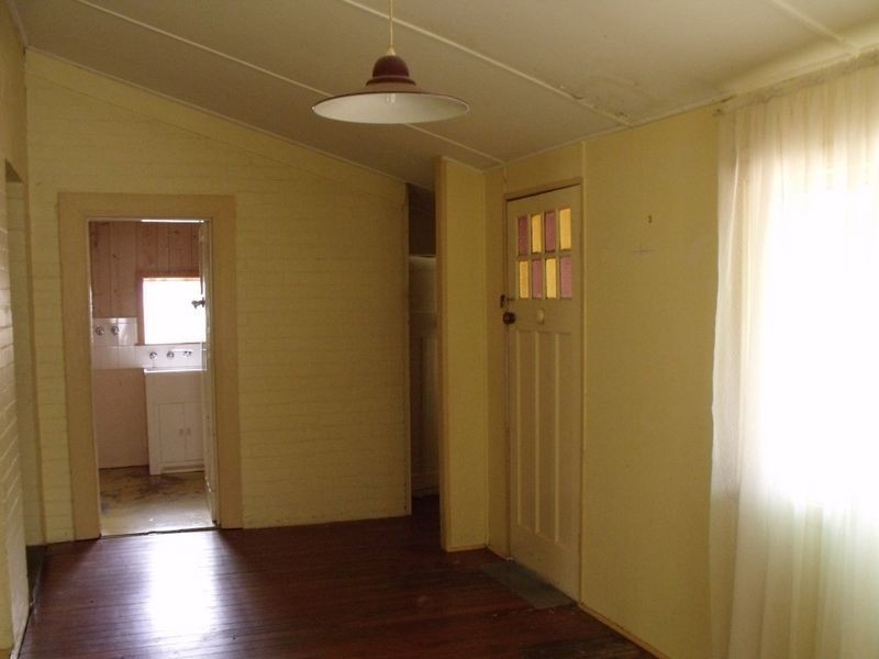 64 Macquarie Street, Cowra NSW 2794