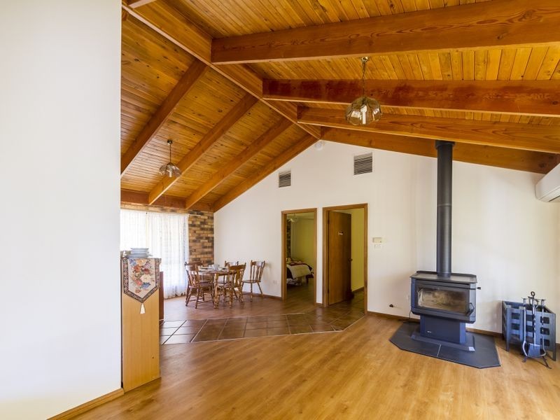 111 Waratah Street, Cowra NSW 2794