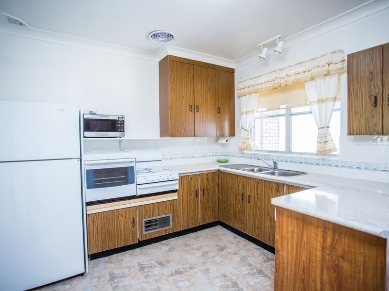 22 Kanangra Street, Cowra NSW 2794