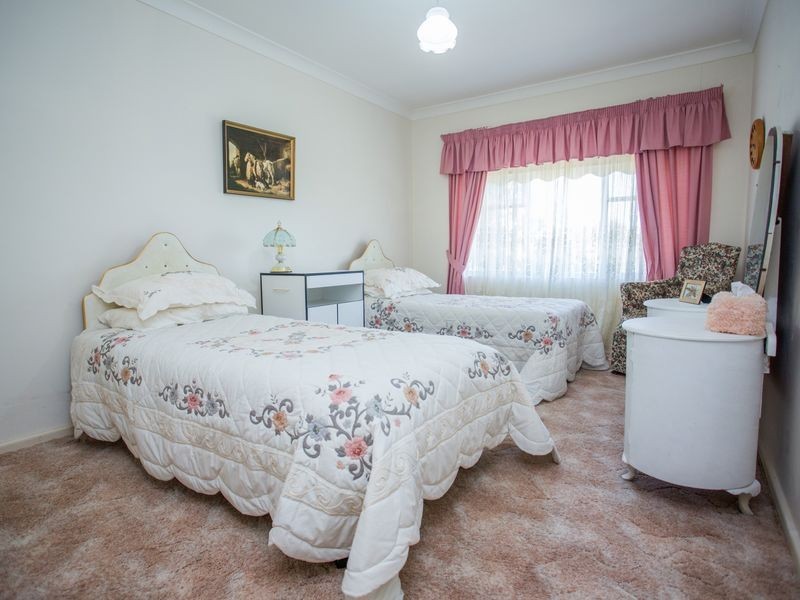 22 Kanangra Street, Cowra NSW 2794