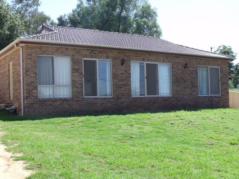 14a Lynch Street, Cowra NSW 2794