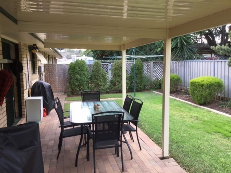 14B Echuca Place, Cowra NSW 2794