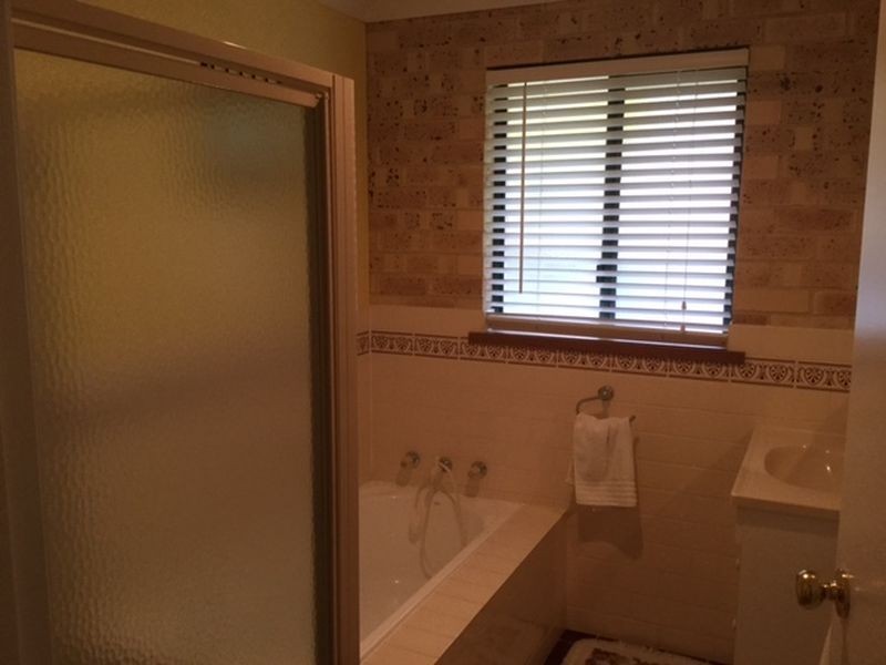 14B Echuca Place, Cowra NSW 2794