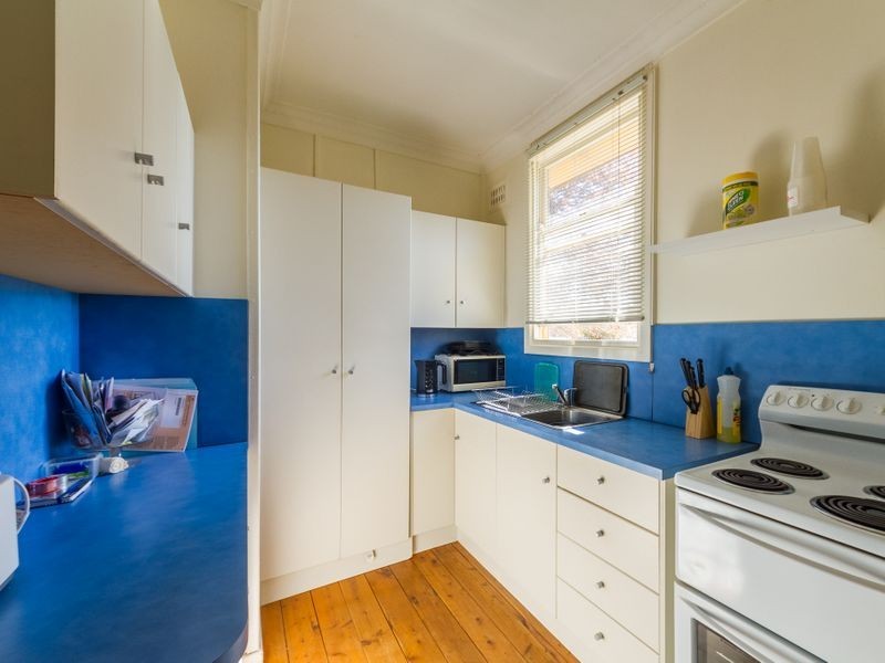 2 Sheahan Street, Cowra NSW 2794