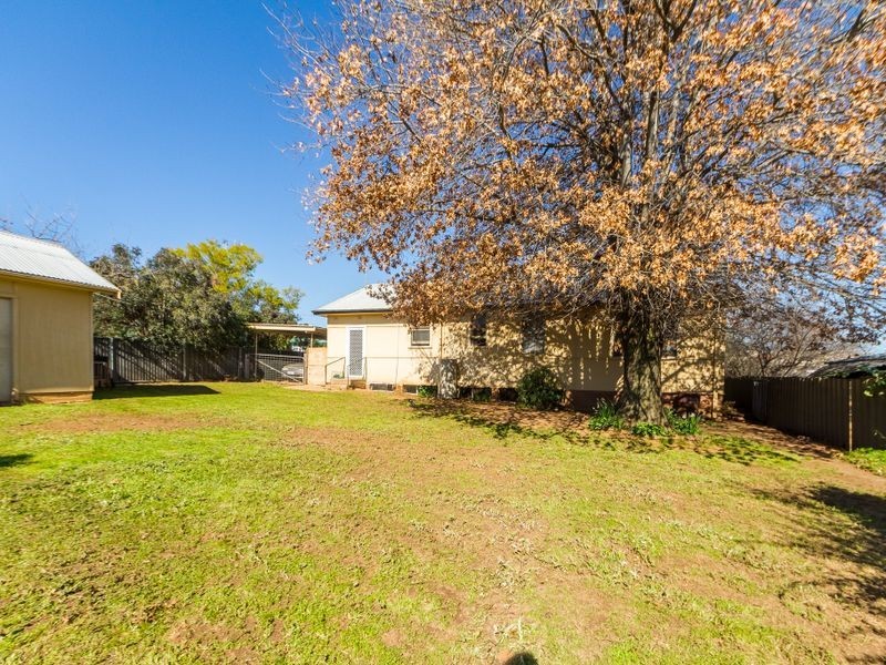 2 Sheahan Street, Cowra NSW 2794