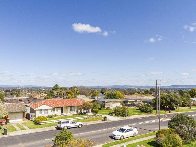 32 Dowell Street, Cowra NSW 2794