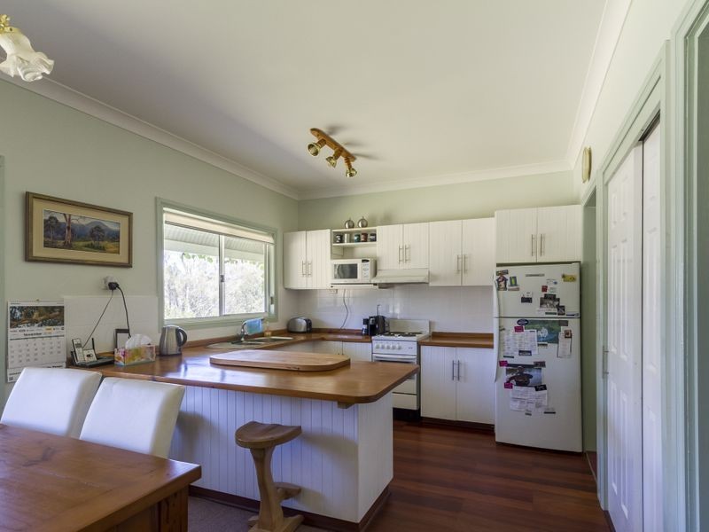 60 Clearview Road (Darbys Falls), Cowra NSW 2794