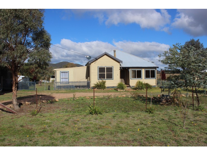 9 Deboyne Street (Koorawatha), Cowra NSW 2794