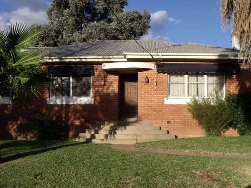 69 Lachlan Street, Cowra NSW 2794