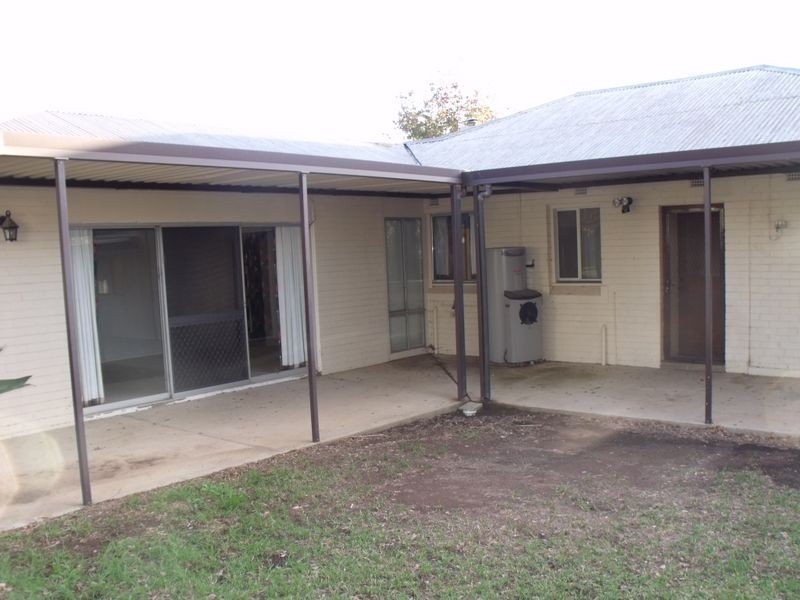 69 Lachlan Street, Cowra NSW 2794