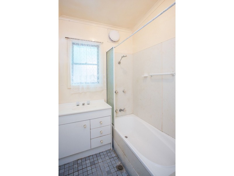 29 Stewart Street, Cowra NSW 2794