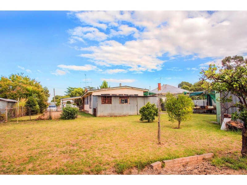 29 Stewart Street, Cowra NSW 2794