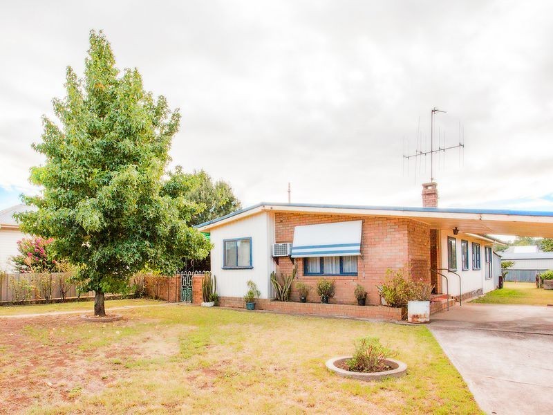 29 Stewart Street, Cowra NSW 2794