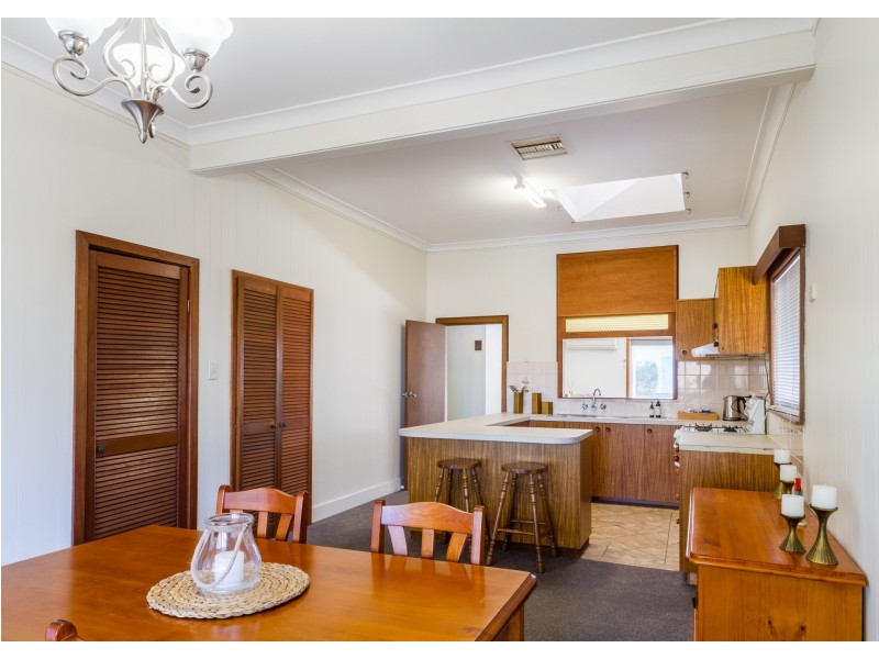 2 Keswick Street, Cowra NSW 2794