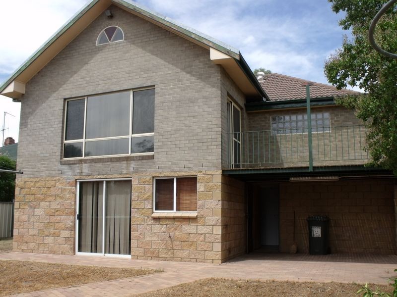16 Nelson Street, Cowra NSW 2794