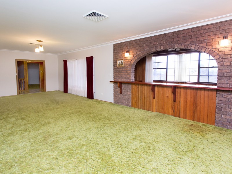 12 Kanangra Street, Cowra NSW 2794