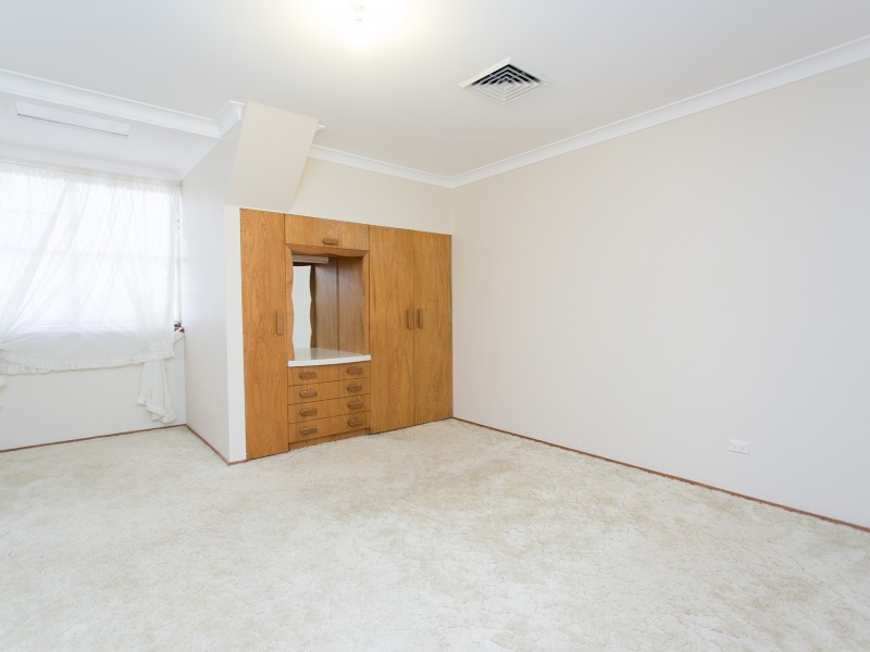 12 Kanangra Street, Cowra NSW 2794