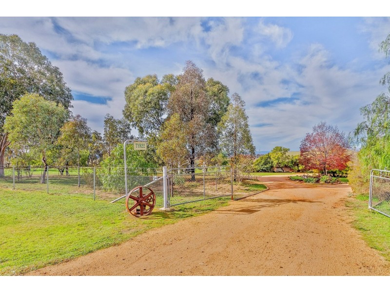 54 Tallarook Road, Cowra NSW 2794