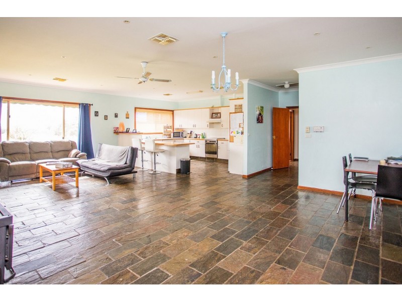 54 Tallarook Road, Cowra NSW 2794