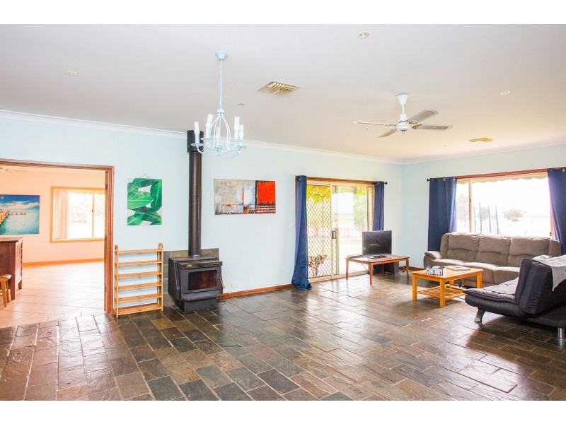 54 Tallarook Road, Cowra NSW 2794