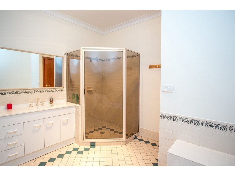 54 Tallarook Road, Cowra NSW 2794