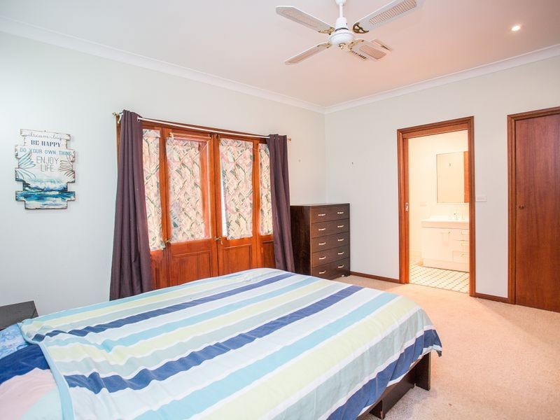 54 Tallarook Road, Cowra NSW 2794