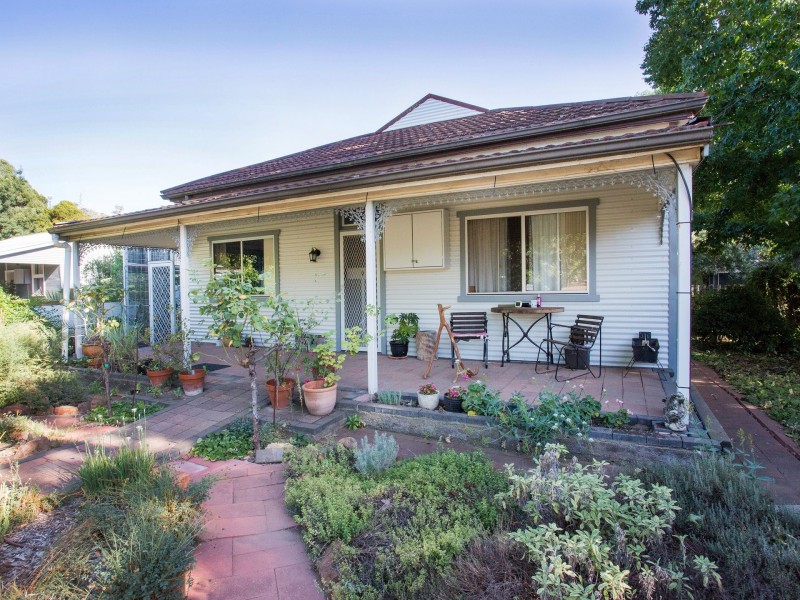 38 Campbell Street, Cowra NSW 2794