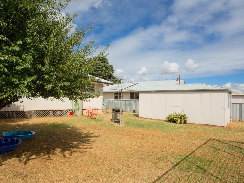 36 Logan Street, Cowra NSW 2794