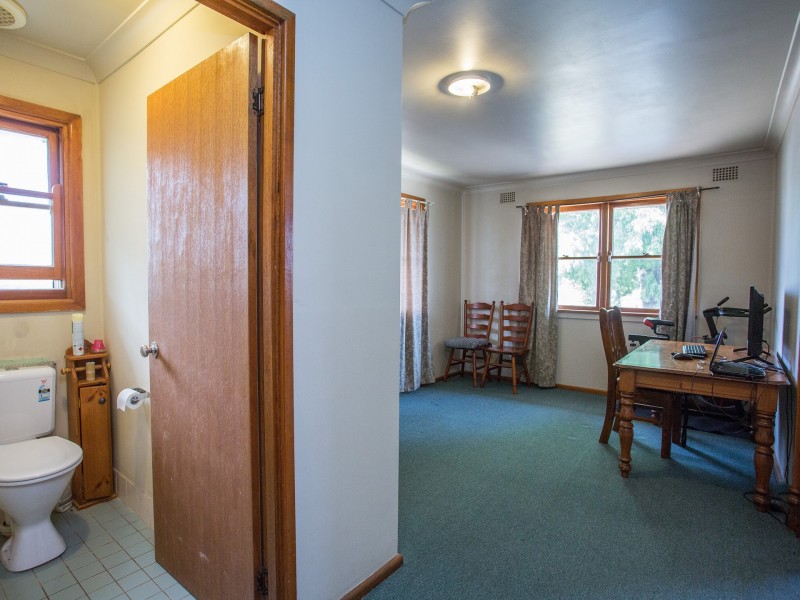 36 Logan Street, Cowra NSW 2794