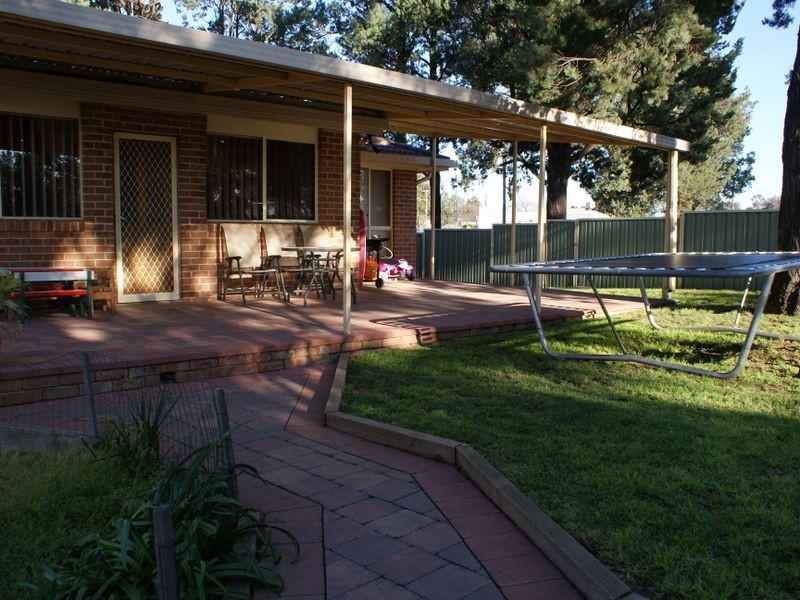 38 Darling Avenue, Cowra NSW 2794
