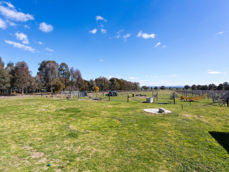 22 Vernon Drive, Cowra NSW 2794