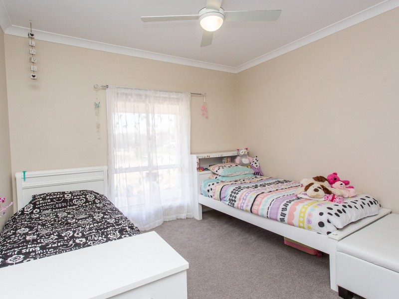 22 Vernon Drive, Cowra NSW 2794