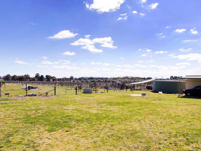 22 Vernon Drive, Cowra NSW 2794