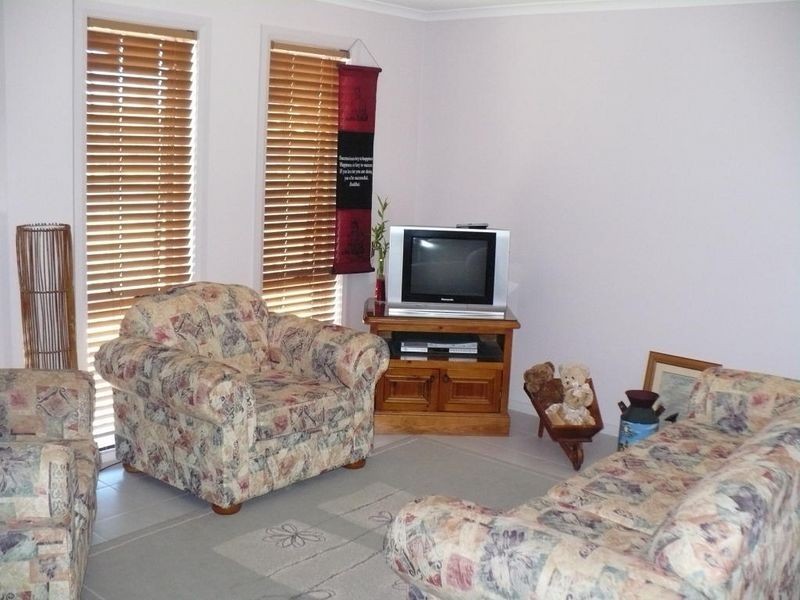 35 Nelson Street, Cowra NSW 2794