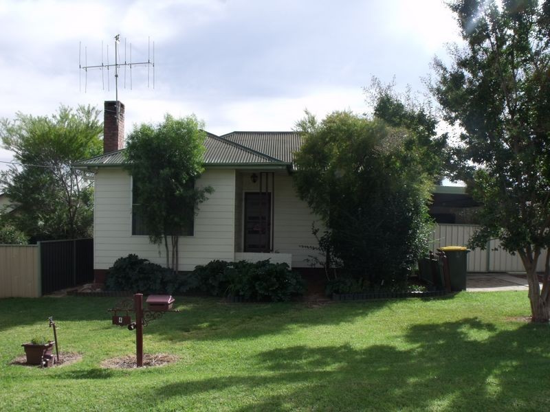 4 Sheahan Street, Cowra NSW 2794