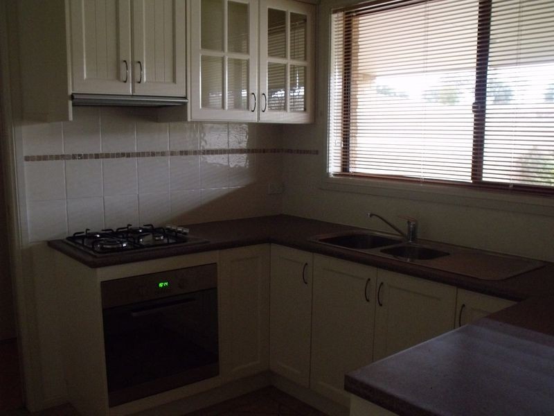 2/39 London Dve, Cowra NSW 2794
